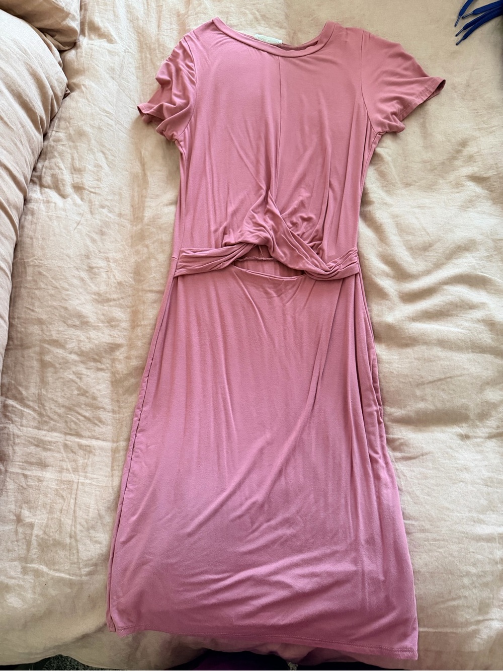 Sozy - Kendall Dress - Knot-Front Short Sleeve Mini Dress in Dusty Pink